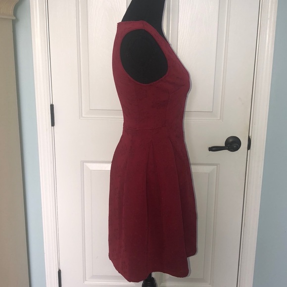 Merlot flower dress - Picture 3 of 5